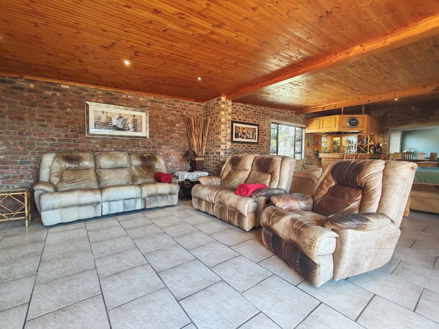 4 Bedroom Property for Sale in Newton Park Eastern Cape